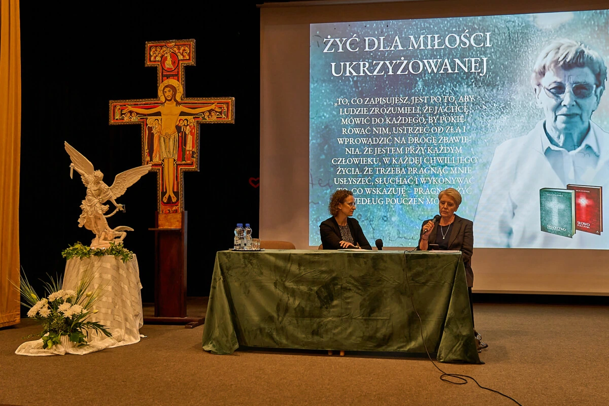 Żyć dla Miłości Ukrzyżowanej | Alicja Lenczewska